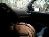 esposa amadora Mirela com o corno no carro